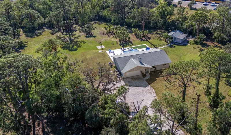 700 Faith Ave, FL