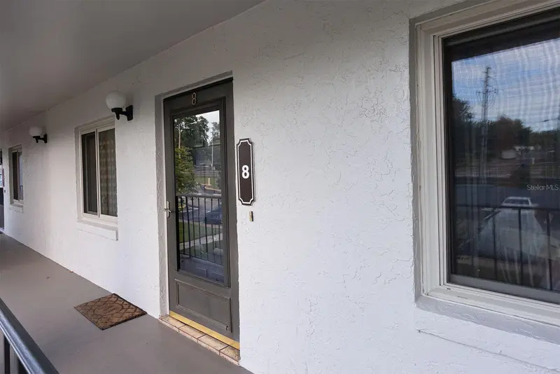 3 Escondido Cir #8, FL