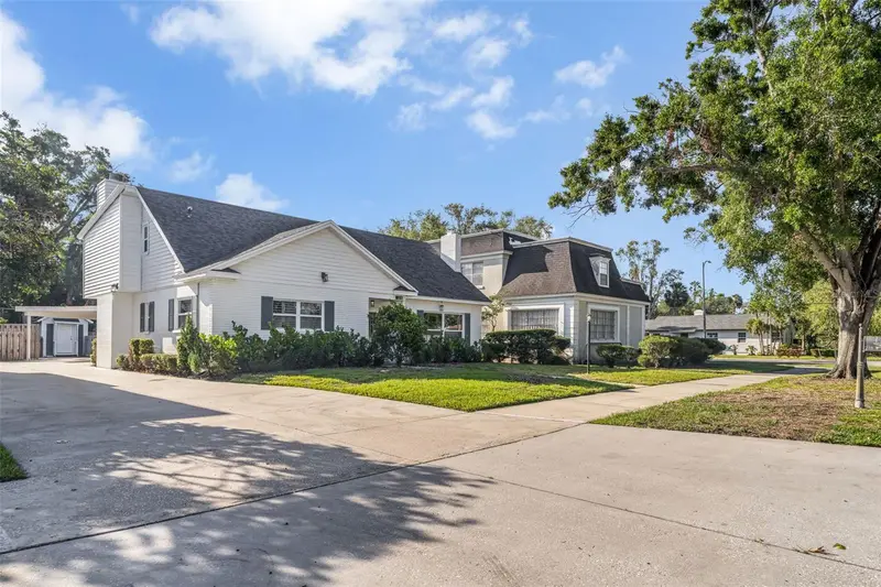 216 S Shore Crest Dr, FL