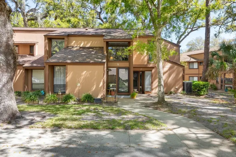 8 Fairways Cir #8, FL