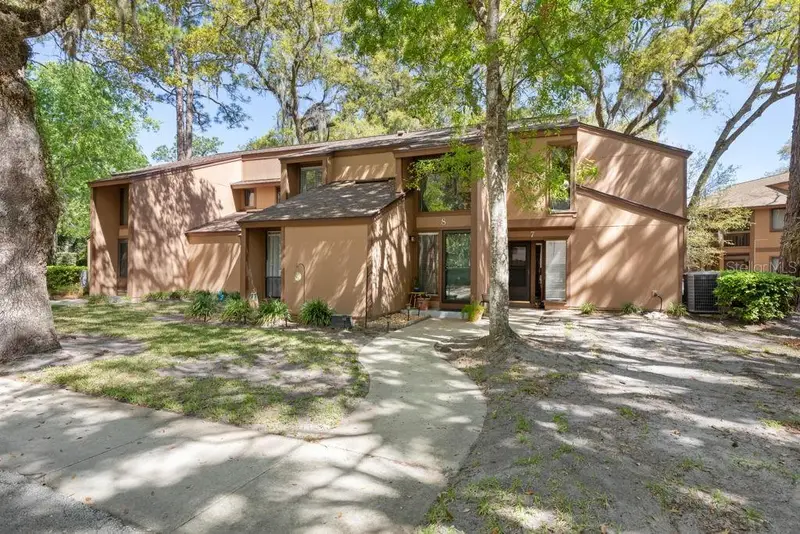 8 Fairways Cir #8, FL