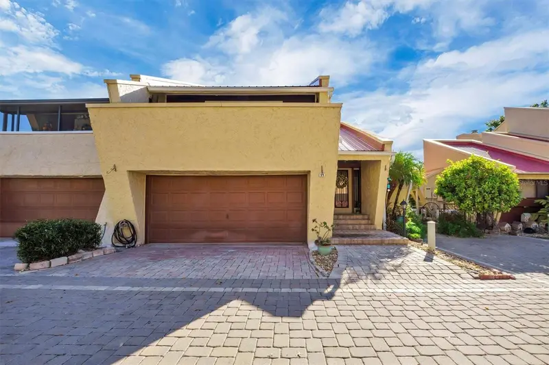 21 Casarena Ct, FL