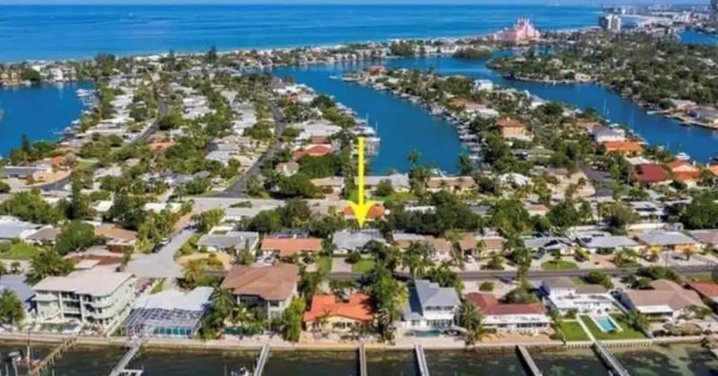 2460 E Vina Del Mar Blvd, FL
