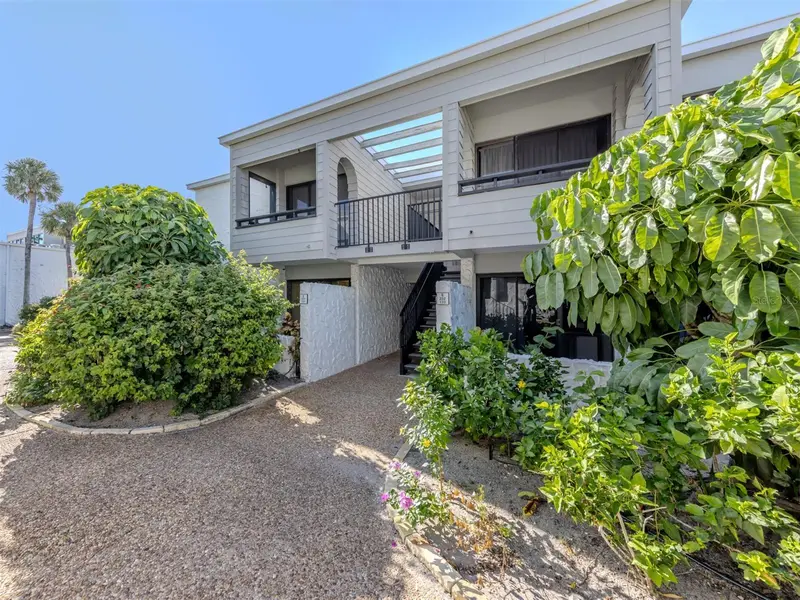 1555 Tarpon Center Dr #131, FL