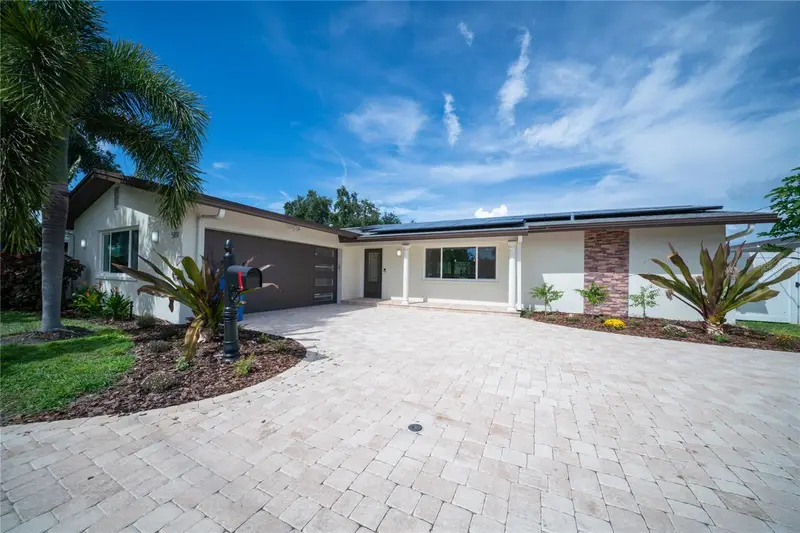 5119 Venetian Blvd Ne, FL