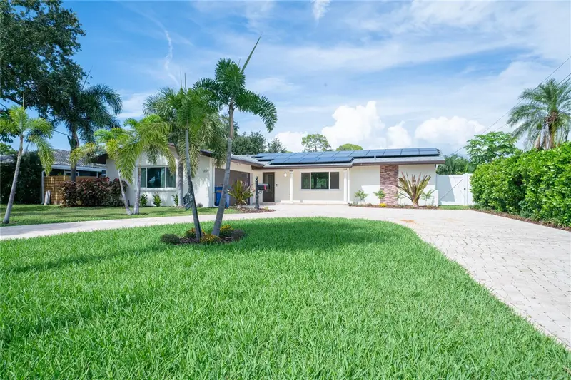 5119 Venetian Blvd Ne, FL