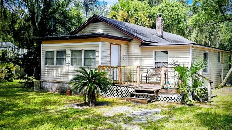 372 W Collins St, FL