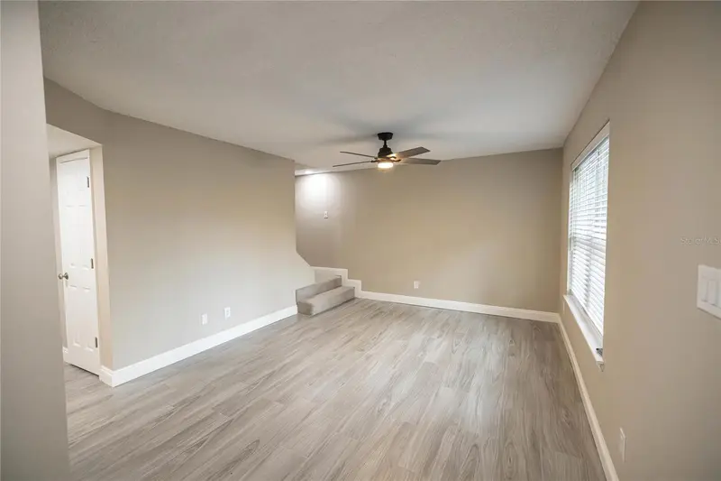 740 N Fairfield Dr, FL
