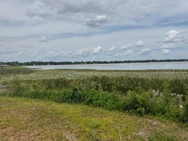 Lake Howard Dr Nw, FL