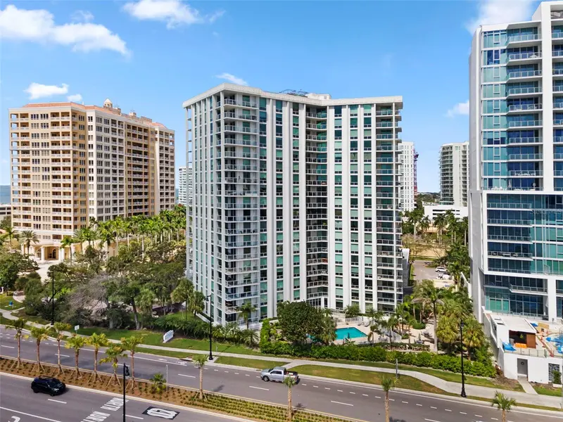 1111 N Gulfstream Ave #6b, FL