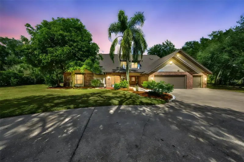 1902 Sweet Bay Ct, FL
