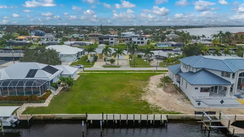 234 Beeney Rd Se, FL