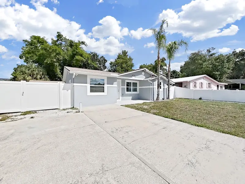 8721 N River Forest Cir, FL