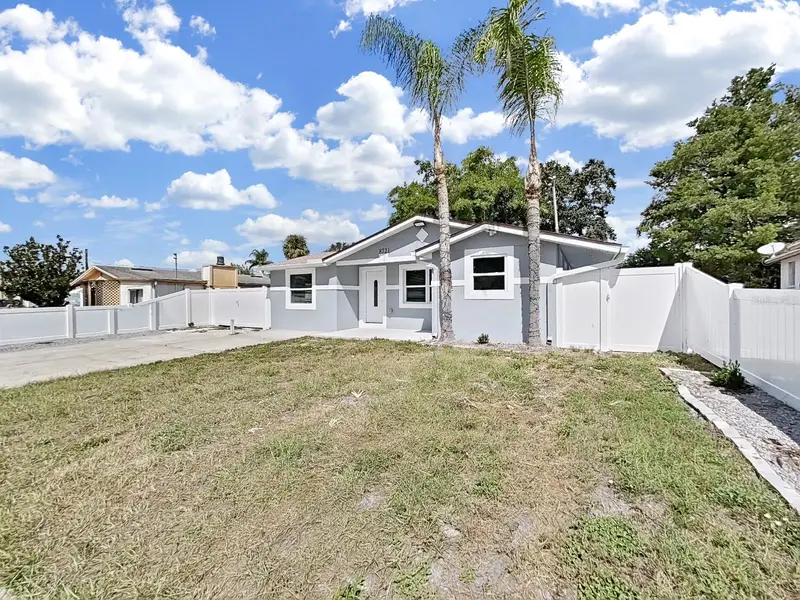 8721 N River Forest Cir, FL