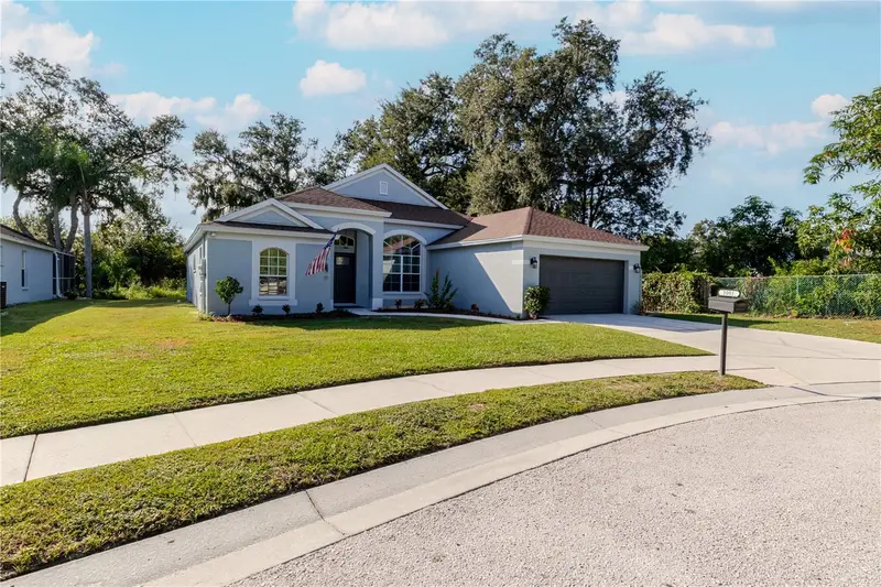 1001 English Bluffs Ct, FL