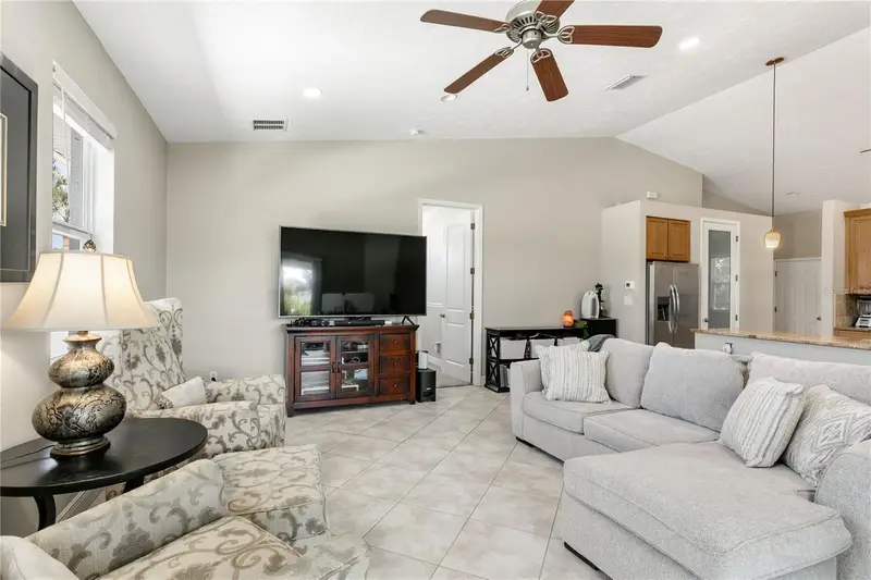 601 Hamlin St, FL