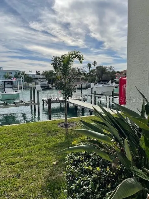 323 Madeira Cir, FL