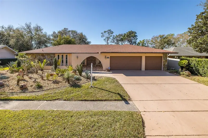 2721 Northridge Dr E, FL