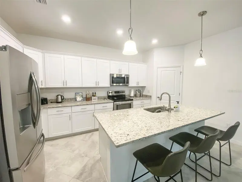 15936 Honeysuckle St, FL