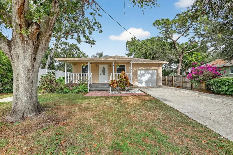 6220 W Thorpe St, FL