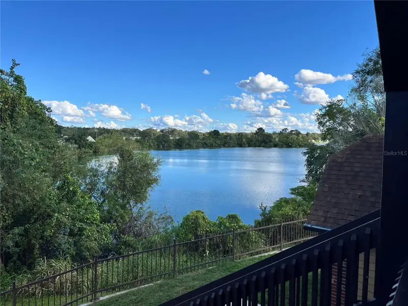 400 Lake Placid Ct #204, FL