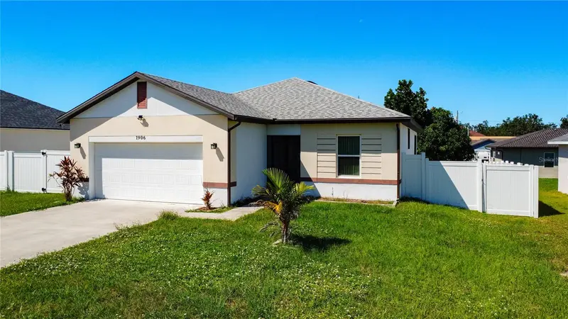 1906 Manatee Dr, FL