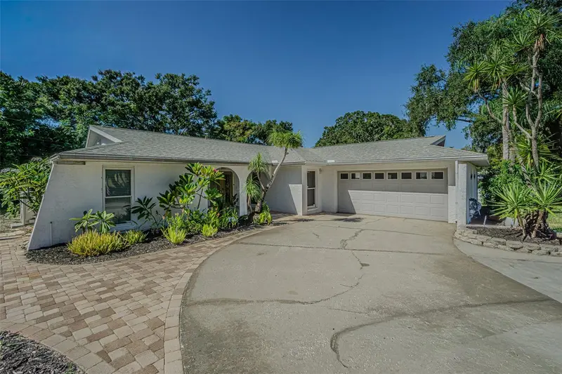 565 Sandy Hook Rd, FL
