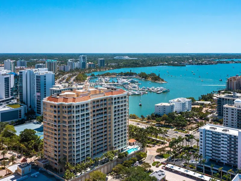 35 Watergate Dr #906, FL