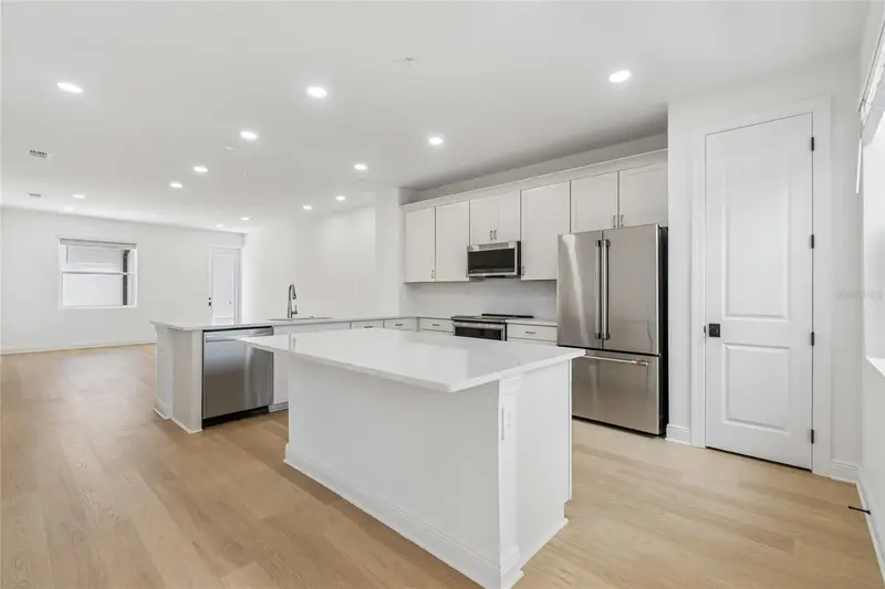 17736 Broadleaf Loop, FL