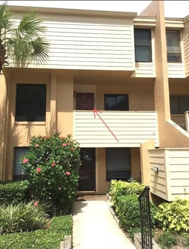 600 Cranes Way #204, FL