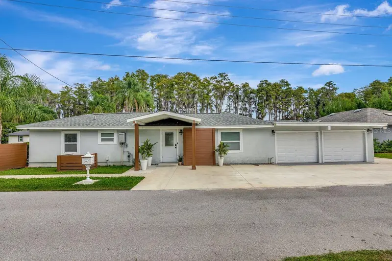 19207 Crooked Ln, FL