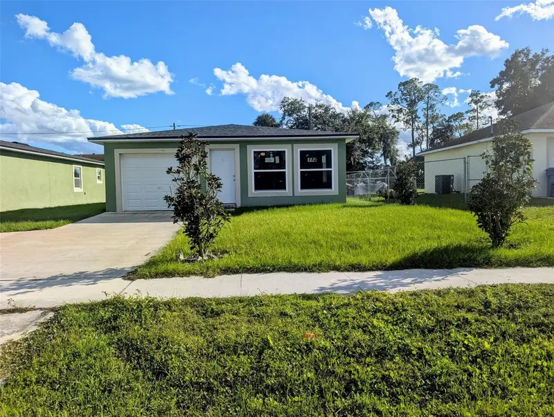 772 E Broadway St, FL