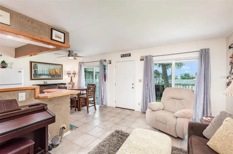335 N Causeway #D22, FL