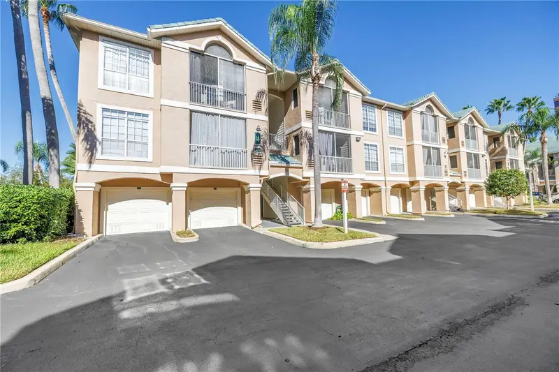 4206 Bay Club Cir #4206, FL