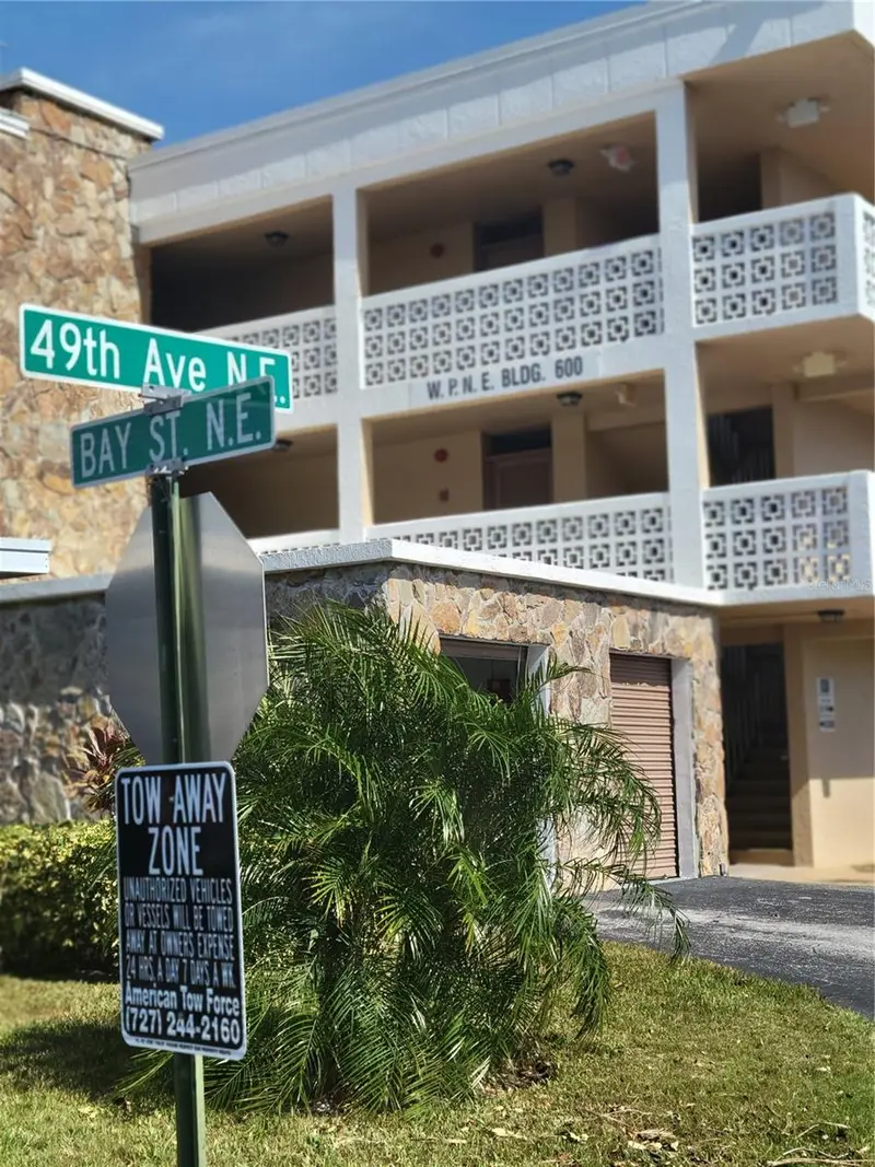 4915 Bay St Ne #122, FL