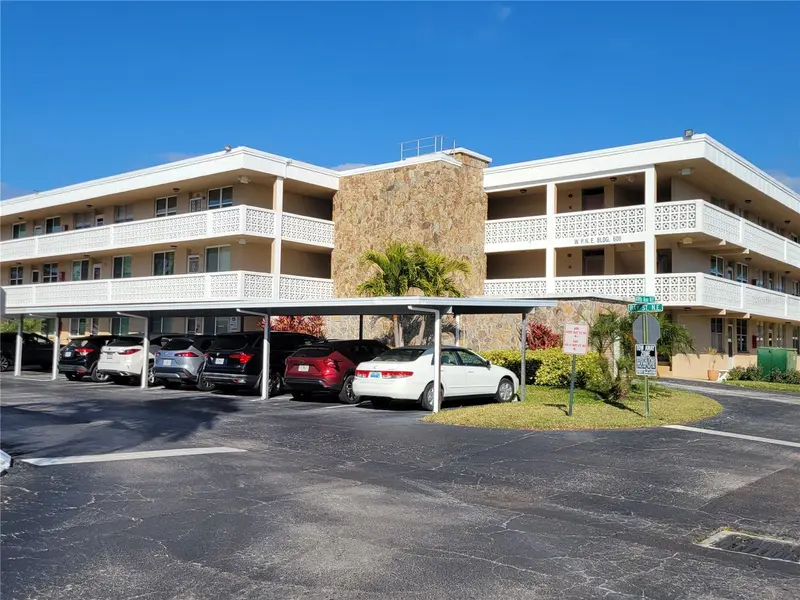 4915 Bay St Ne #122, FL