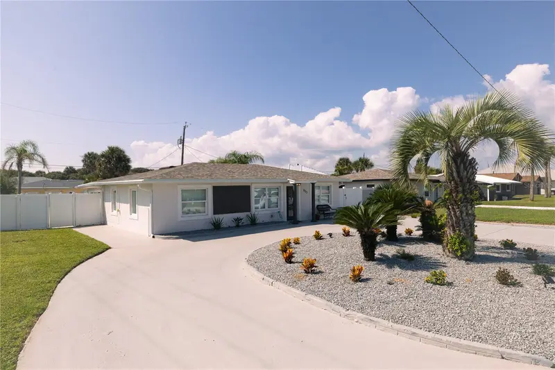 813 E 6th Ave, FL
