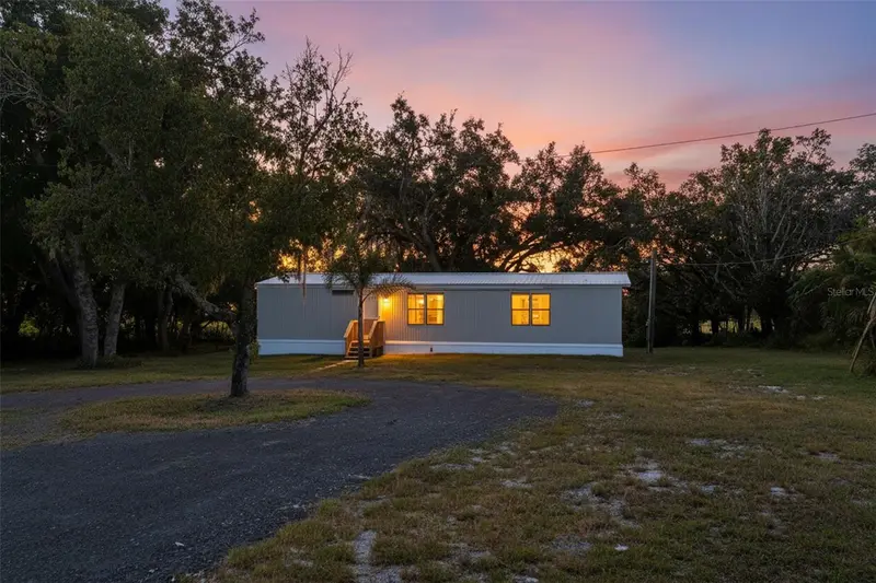 15616 Larry Rd, FL