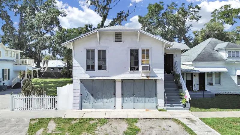 601 W Baker St, FL
