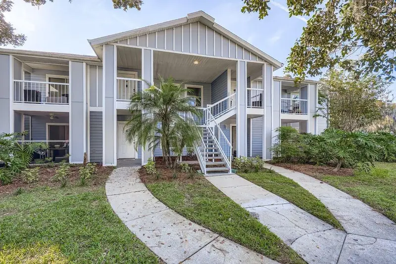 2548 Grassy Point Dr #202, FL