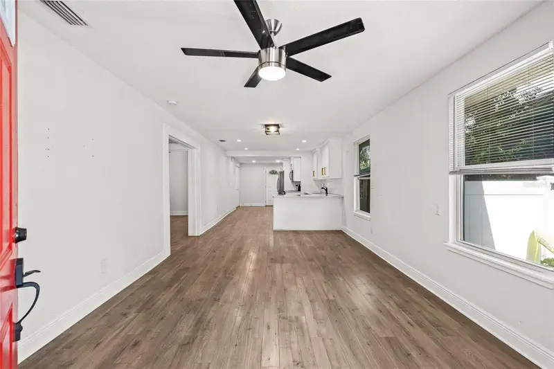 210 E Cluster Ave, FL