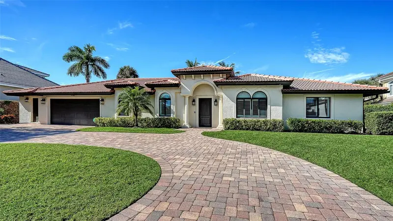 595 Bowsprit Ln, FL