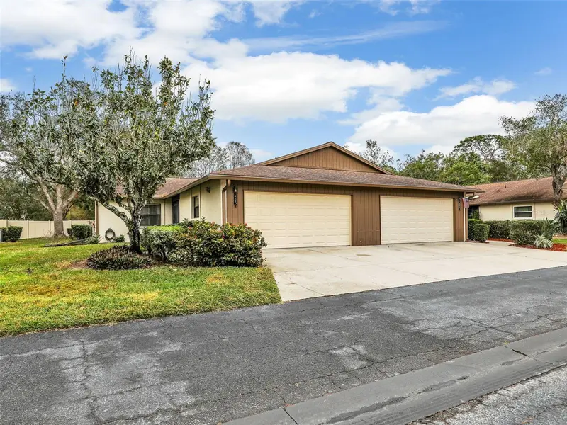623 Oak Hill Cir #28, FL