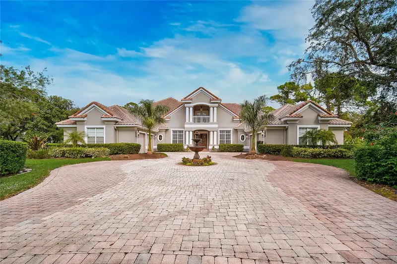 854 Macewen Dr, FL