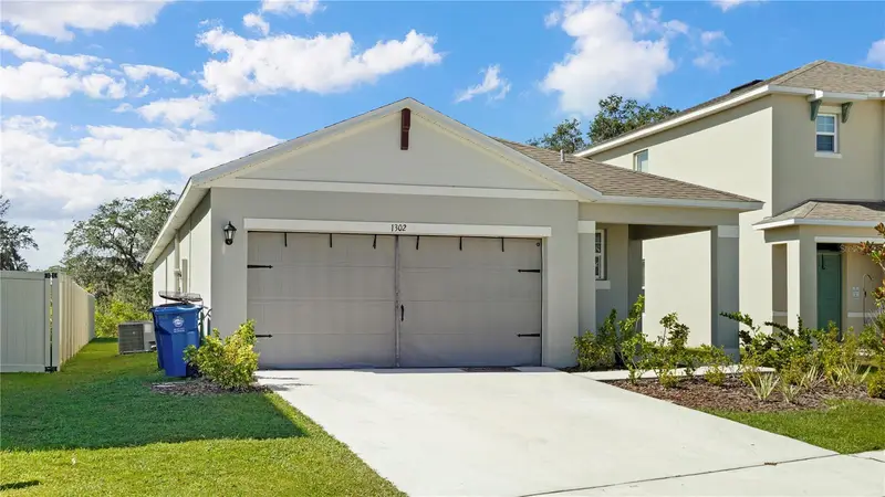 1302 Holodak Dr, FL