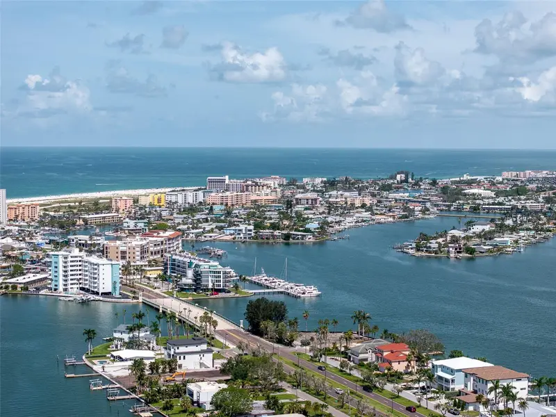 2 Paradise Ln, FL