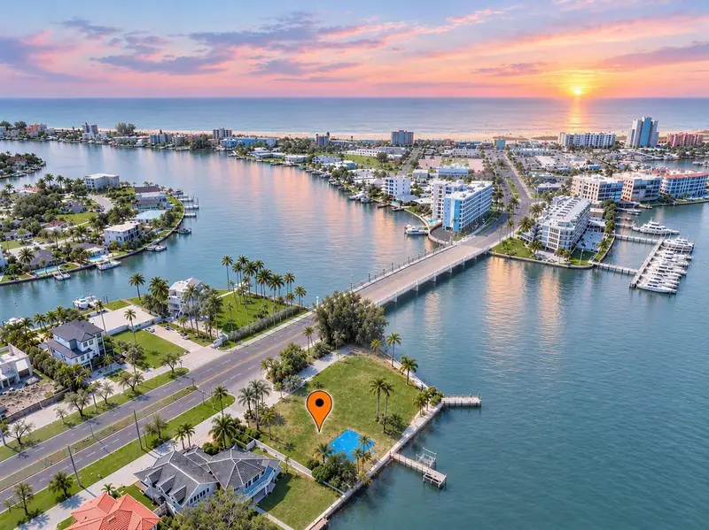 2 Paradise Ln, FL
