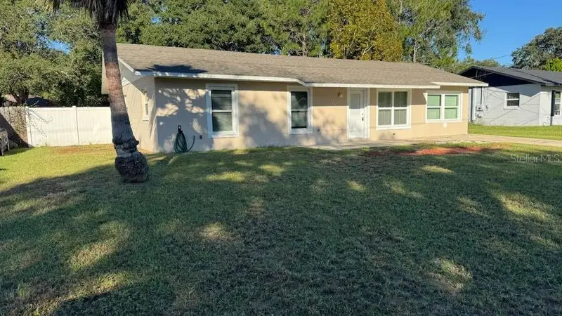 545 Oak Dr, FL