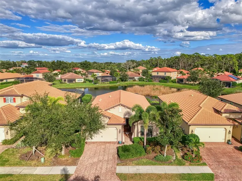 1050 Bluffwood Dr, FL