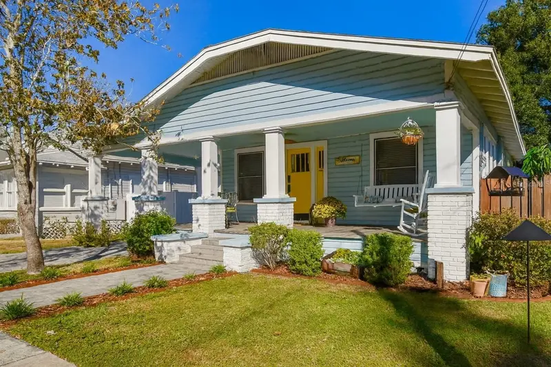 906 E Hamilton Ave, FL